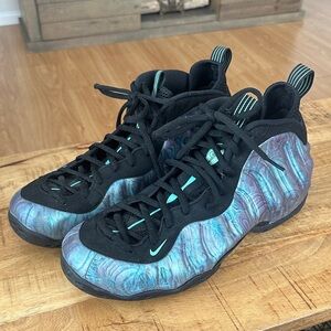Nike Foamposite Iridescent black/Aurora Green/black